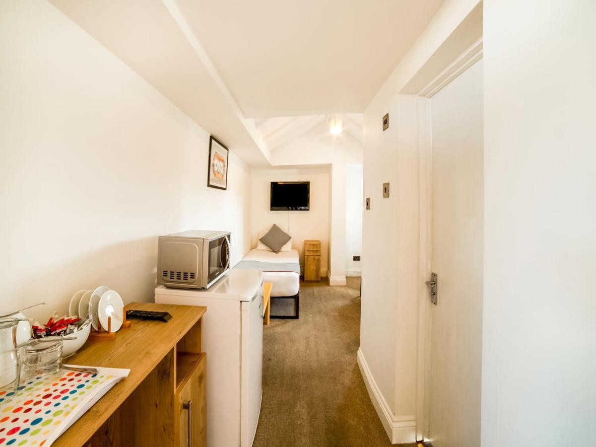 Oyo Tamtam Acton Hotel 런던 외부 사진