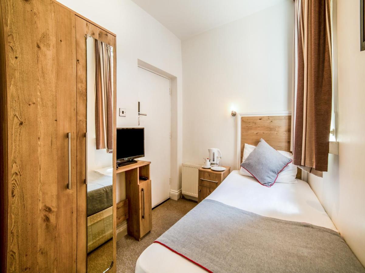 Oyo Tamtam Acton Hotel 런던 외부 사진