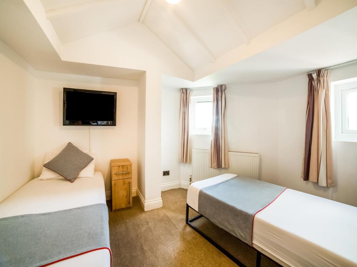 Oyo Tamtam Acton Hotel 런던 외부 사진