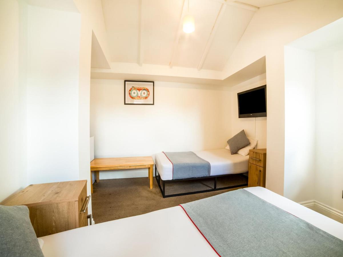 Oyo Tamtam Acton Hotel 런던 외부 사진