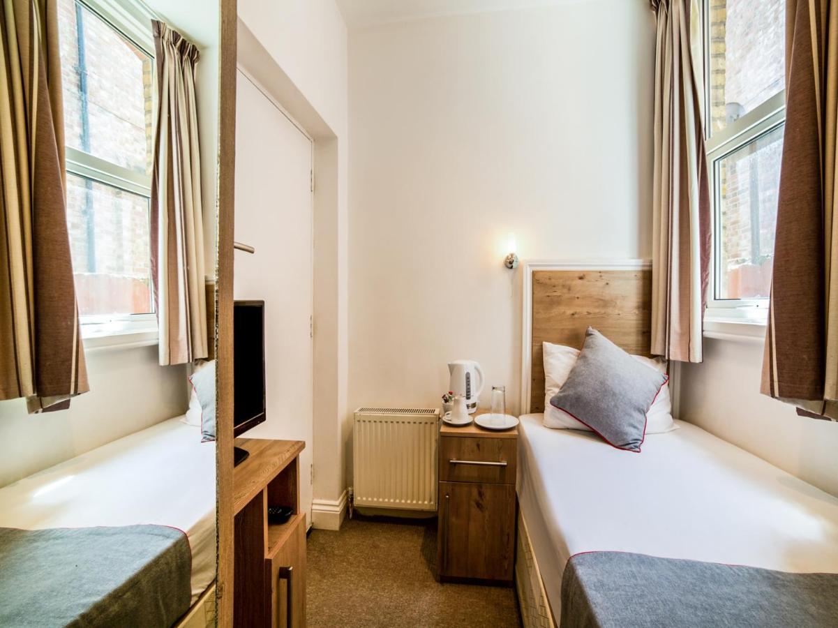 Oyo Tamtam Acton Hotel 런던 외부 사진