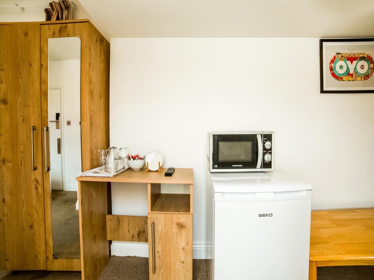 Oyo Tamtam Acton Hotel 런던 외부 사진