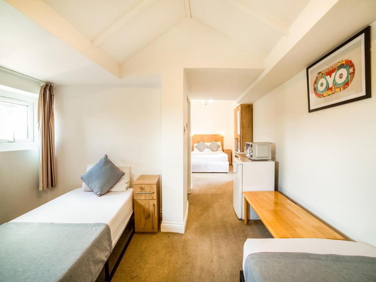 Oyo Tamtam Acton Hotel 런던 외부 사진