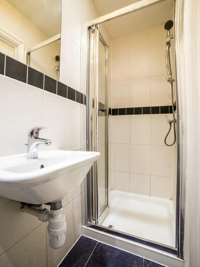 Oyo Tamtam Acton Hotel 런던 외부 사진
