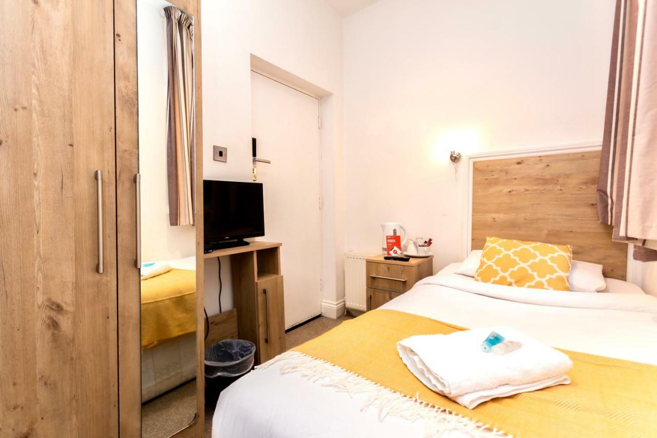 Oyo Tamtam Acton Hotel 런던 외부 사진