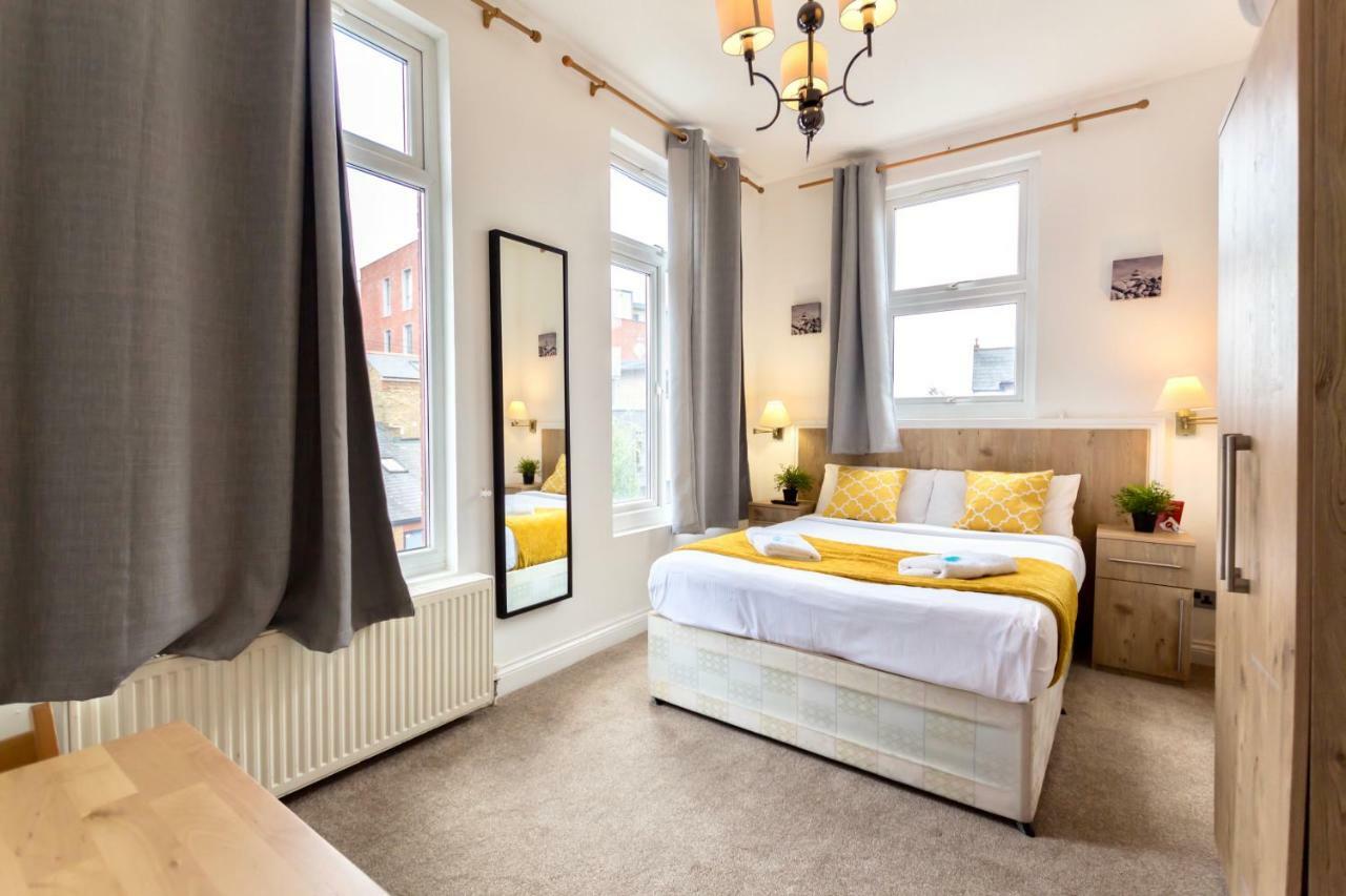 Oyo Tamtam Acton Hotel 런던 외부 사진