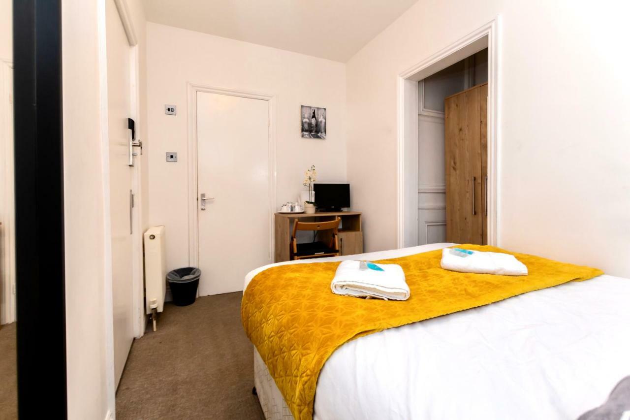 Oyo Tamtam Acton Hotel 런던 외부 사진