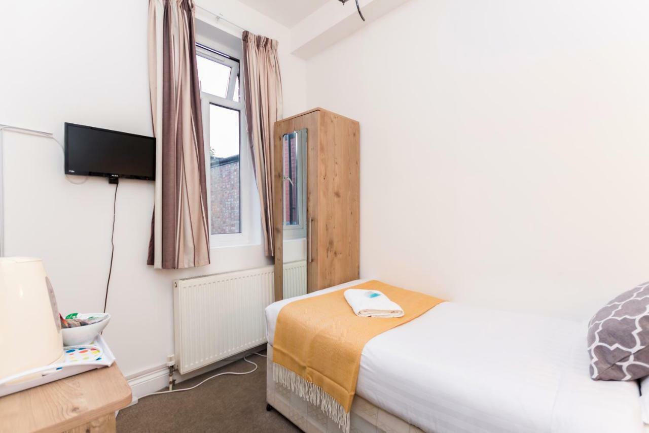 Oyo Tamtam Acton Hotel 런던 외부 사진