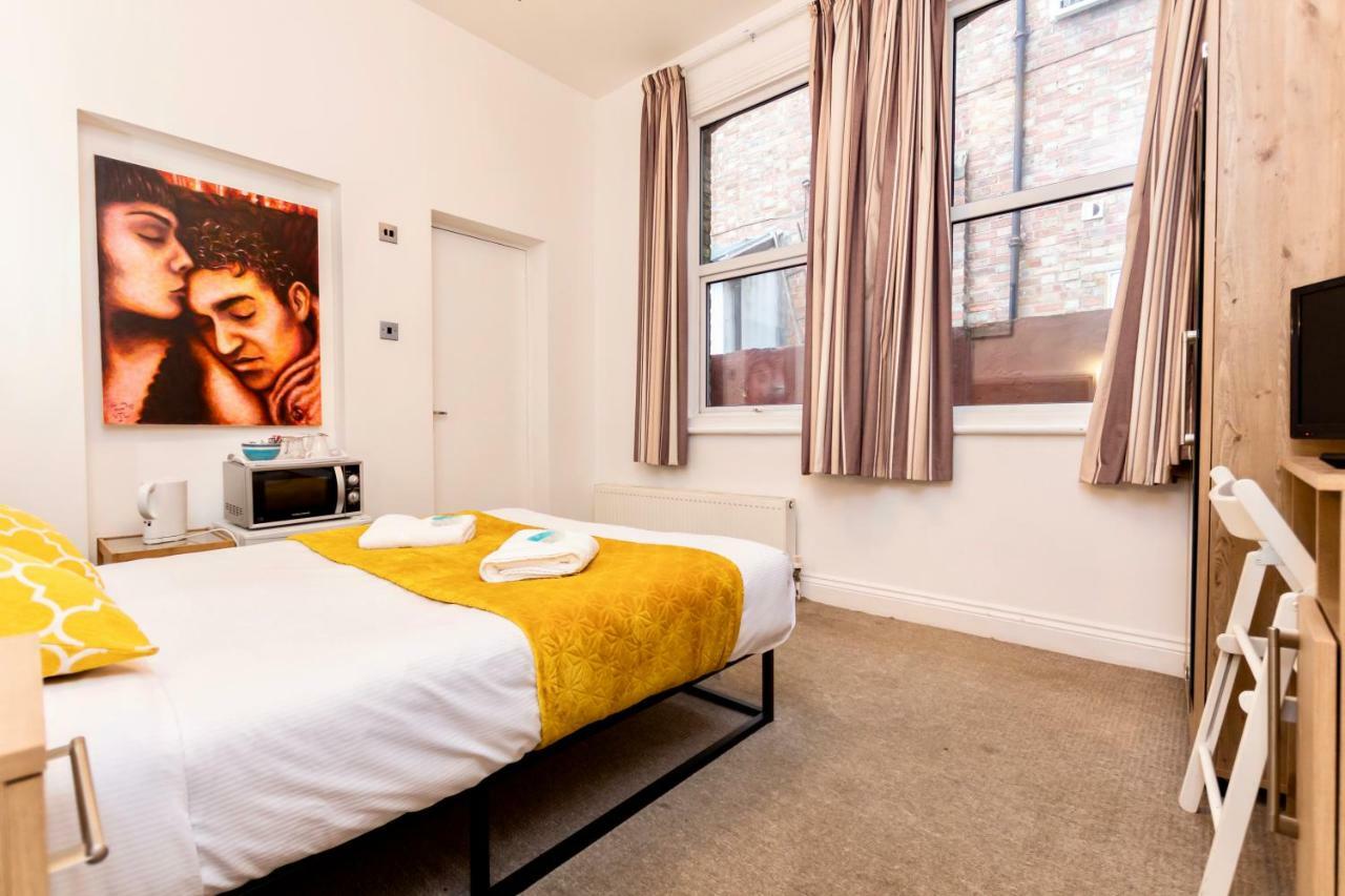 Oyo Tamtam Acton Hotel 런던 외부 사진