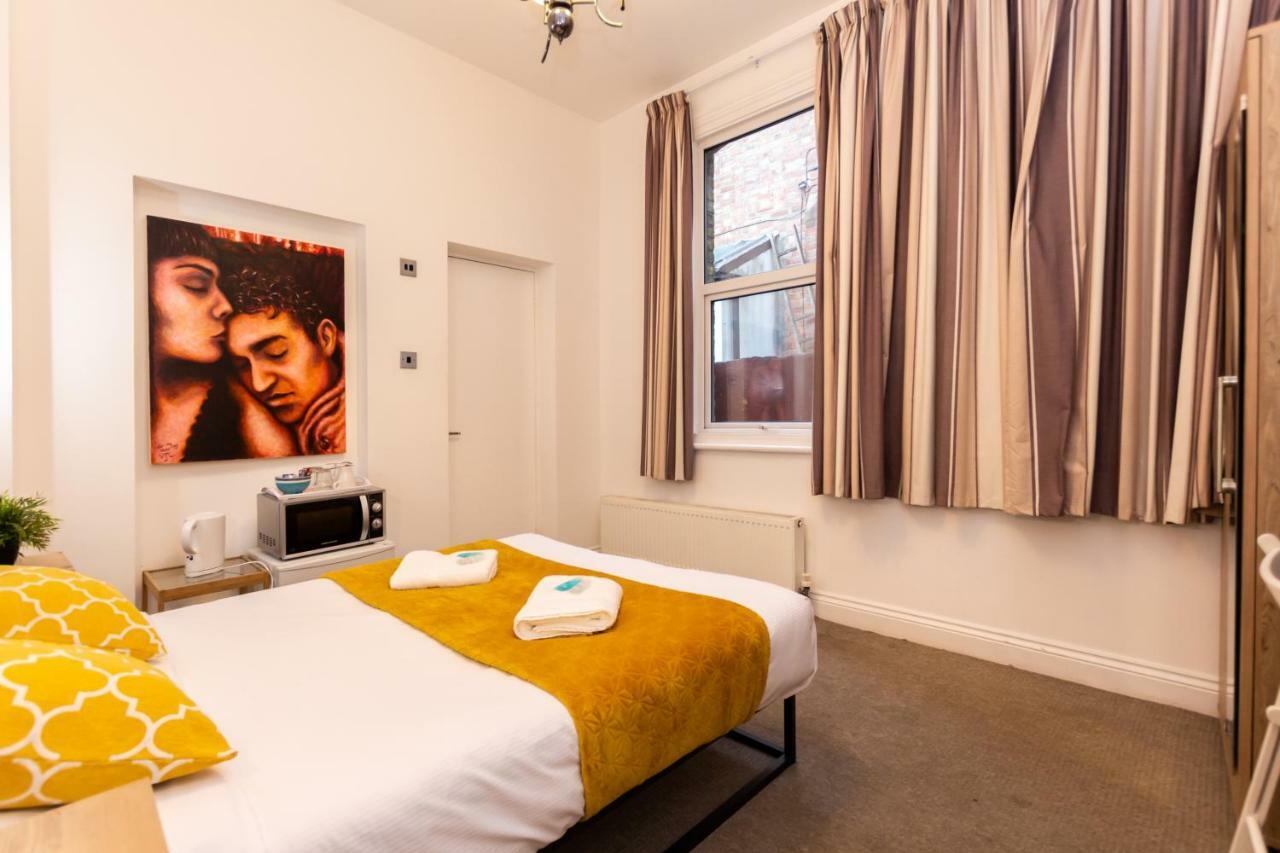 Oyo Tamtam Acton Hotel 런던 외부 사진