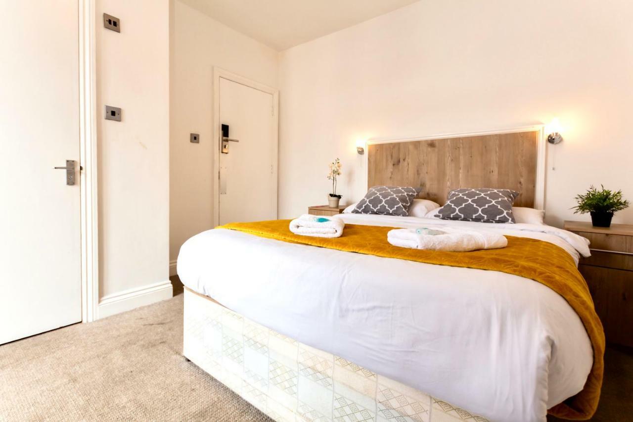 Oyo Tamtam Acton Hotel 런던 외부 사진