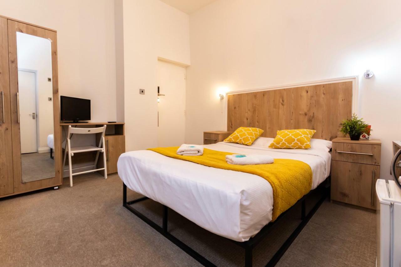 Oyo Tamtam Acton Hotel 런던 외부 사진