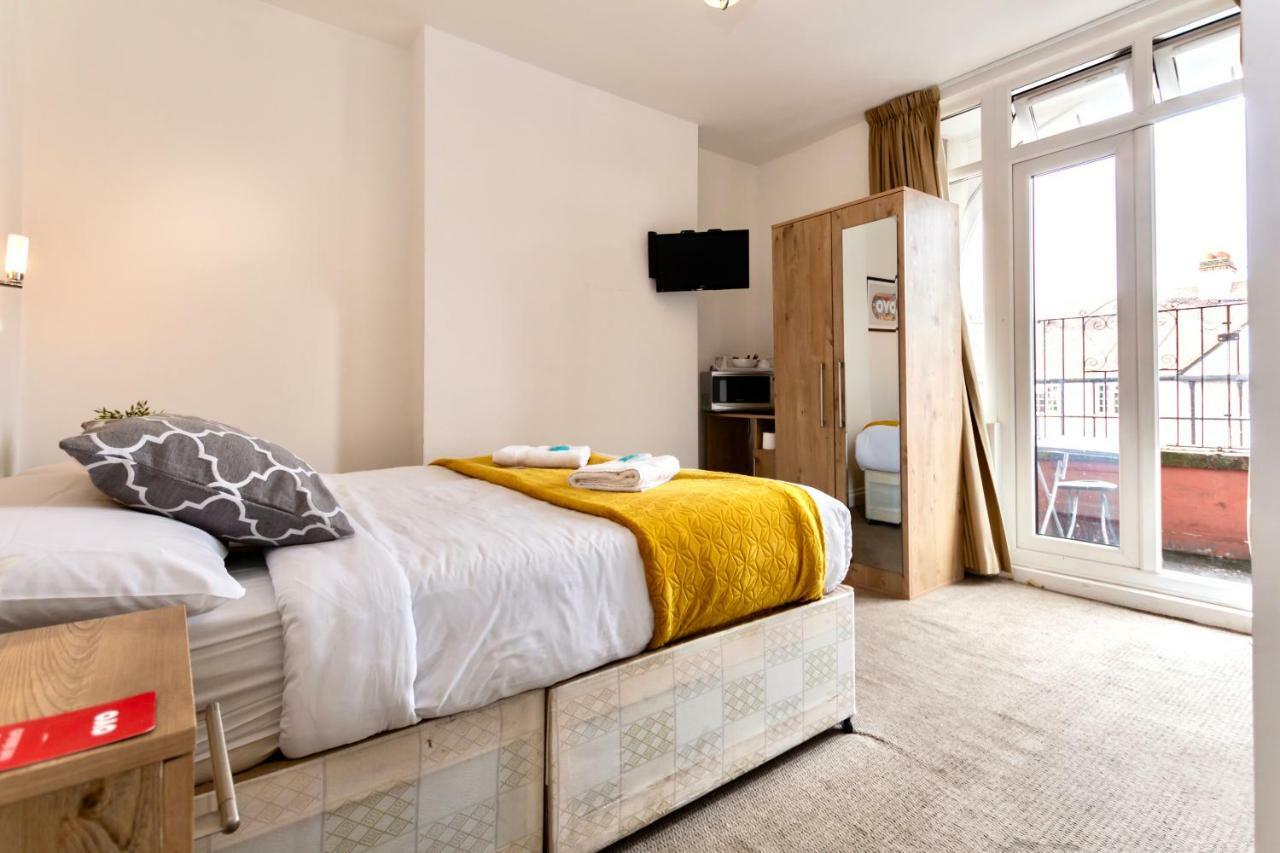 Oyo Tamtam Acton Hotel 런던 외부 사진