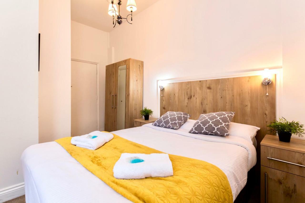 Oyo Tamtam Acton Hotel 런던 외부 사진